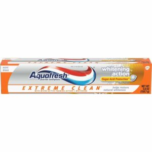 Aquafresh Extreme Clean Whitening Action Fluoride Toothpaste